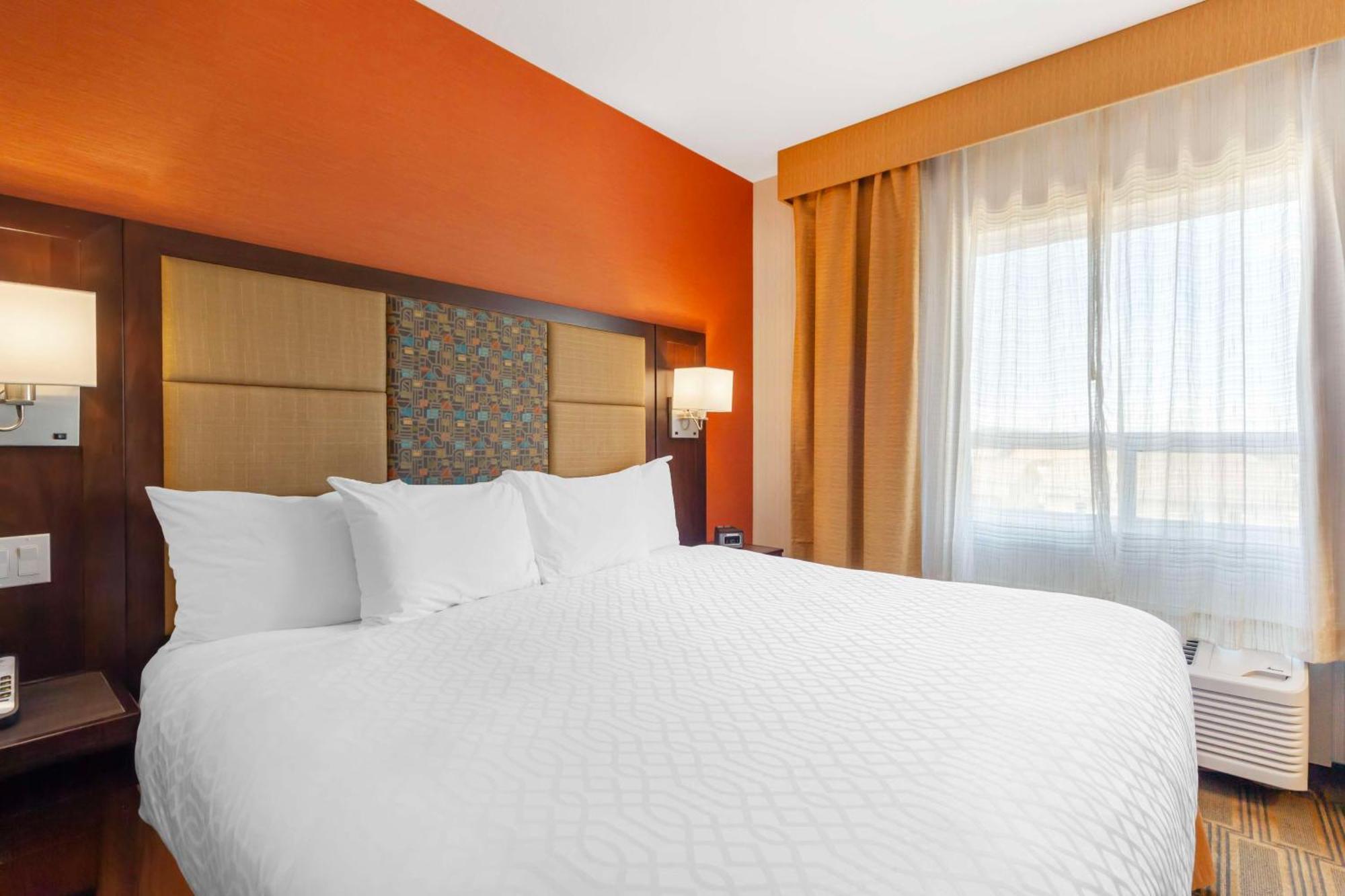 Best Western Plus Chateau Fort St. John Exterior foto